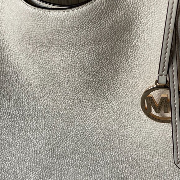 Mikael Kors Joan Large Shoulder Bag New with Tag - Picture 2 of 6
